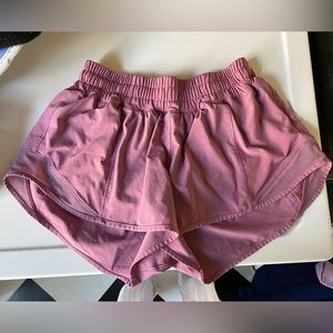 Lululemon Hotty Hot Low-Rise Lined Short 2.5” Size 4